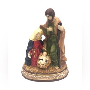 St. Nicholas Vintage Porcelain Christmas Baby Jesus Musical Nativity Figurine.‎